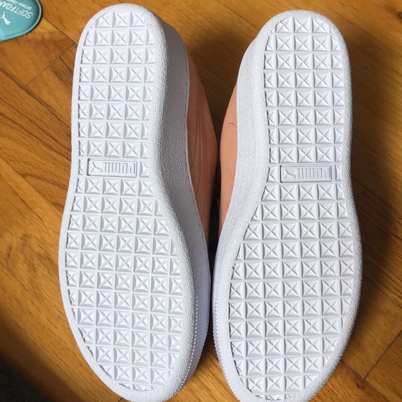 Puma Vikky Platform Ribbon Jr sneaker, sz 5.5 childrens, 6.5 adult woman’s, NWT - Picture 2 of 6